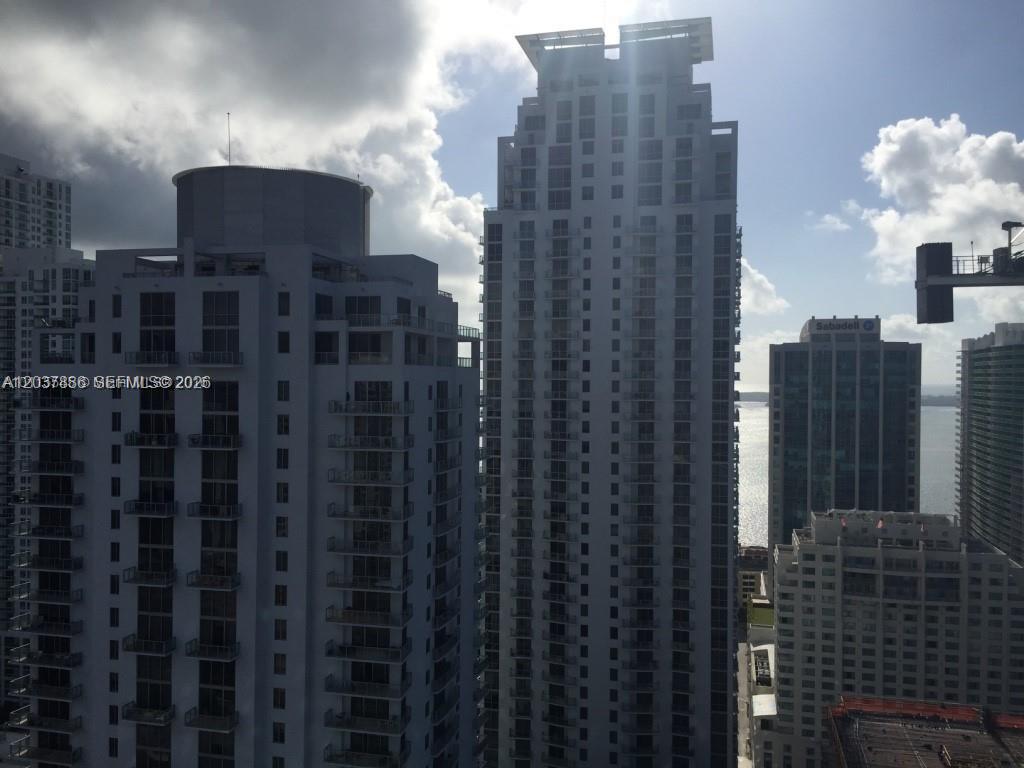 1100 S MIAMI AVE Unit: 3811