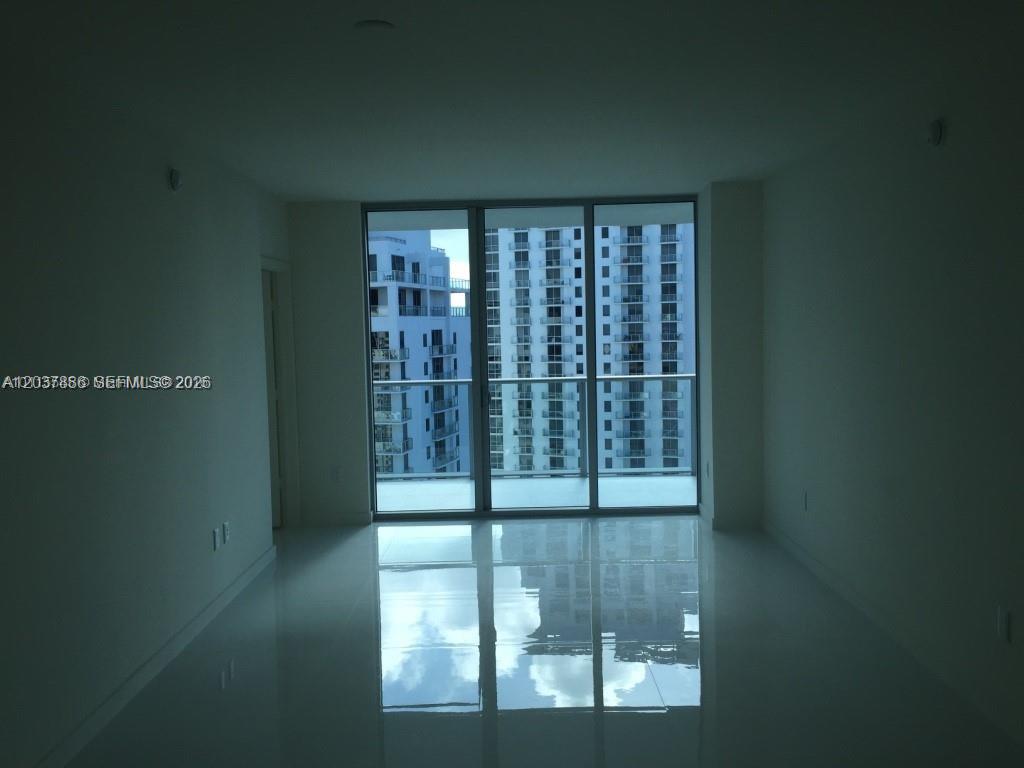 1100 S MIAMI AVE Unit: 3811