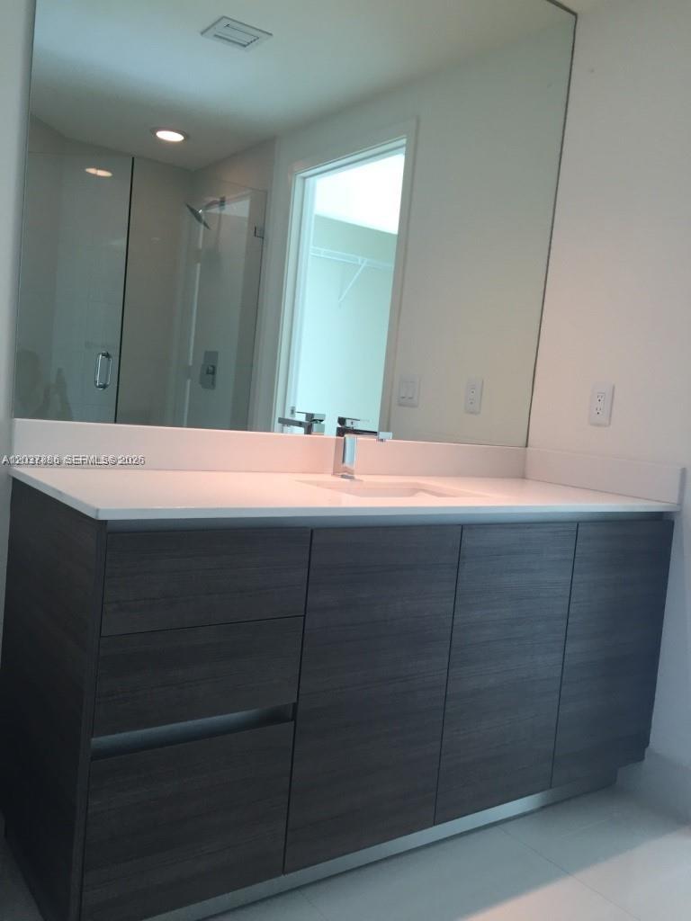 1100 S MIAMI AVE Unit: 3811