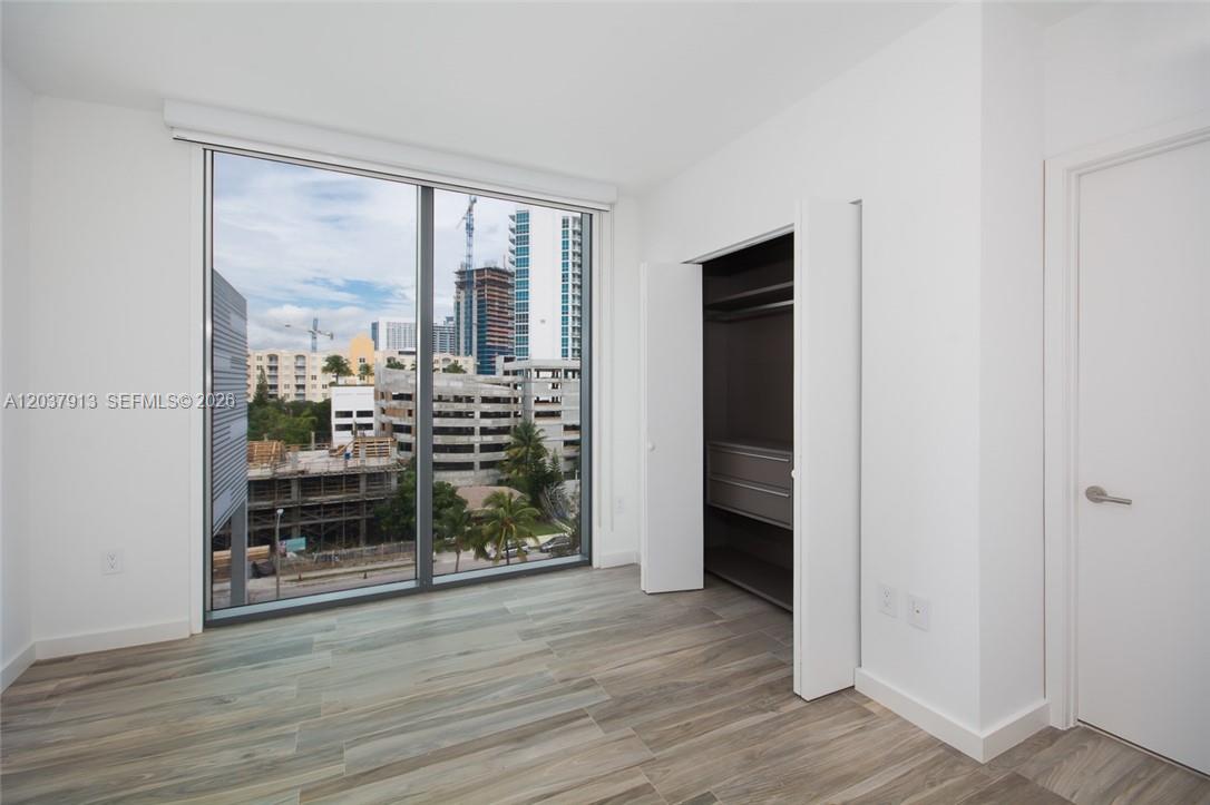 460 NE 28 ST # 501