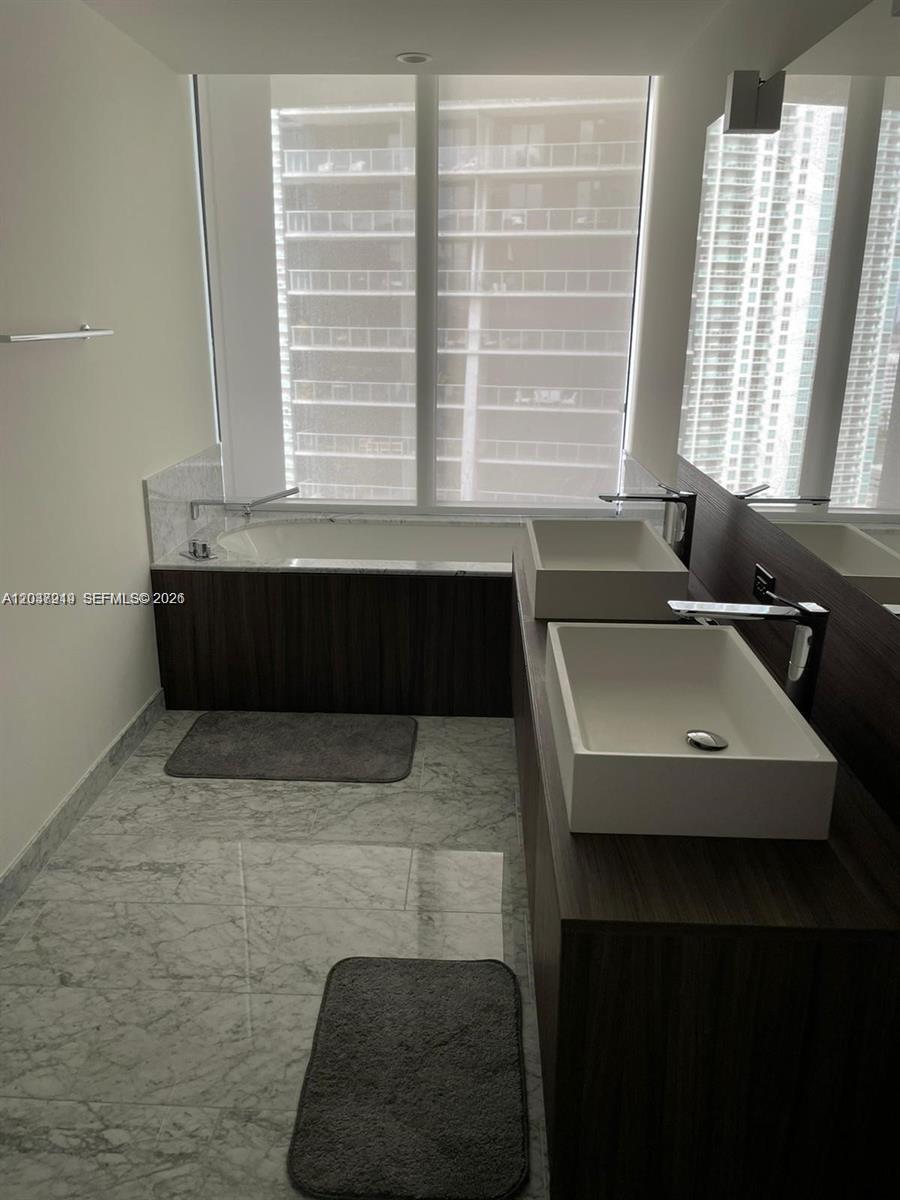 1000 Brickell Plaza # 2809
