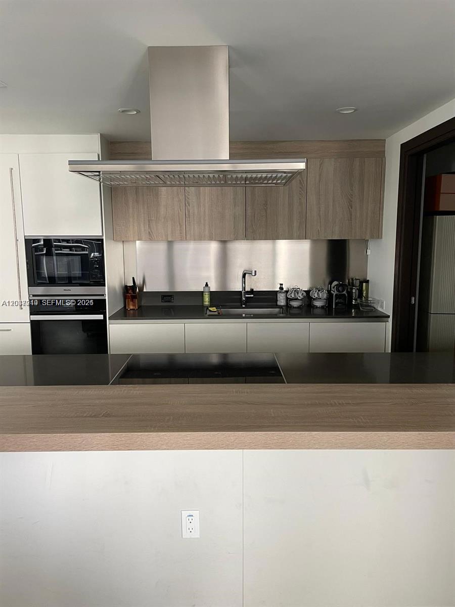 1000 Brickell Plaza # 2809
