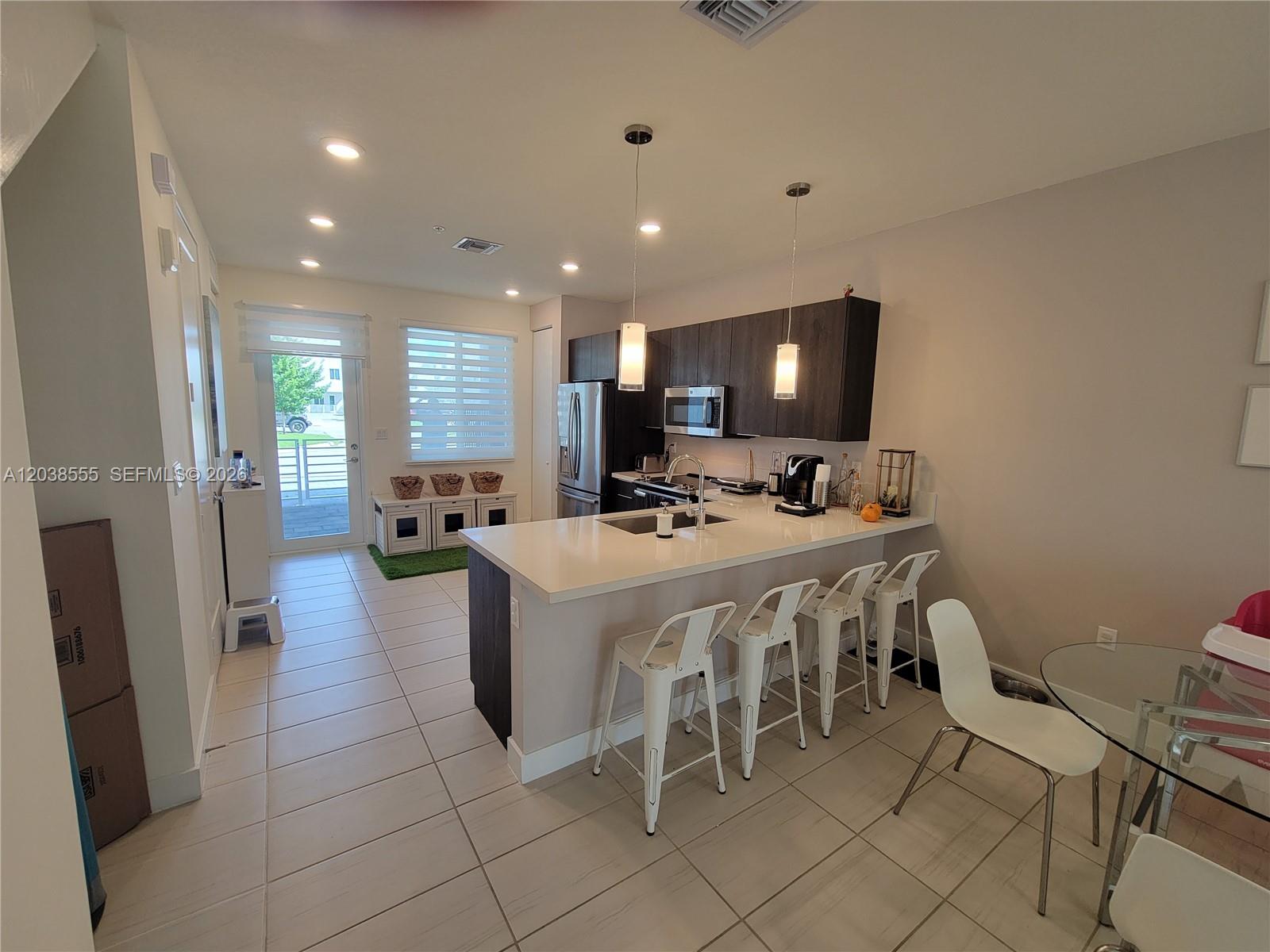 6401 NW 103rd Pl # 105