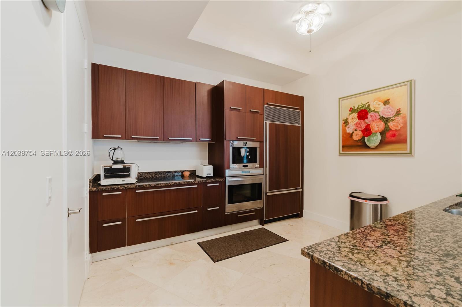 15811 COLLINS AVE # 3607