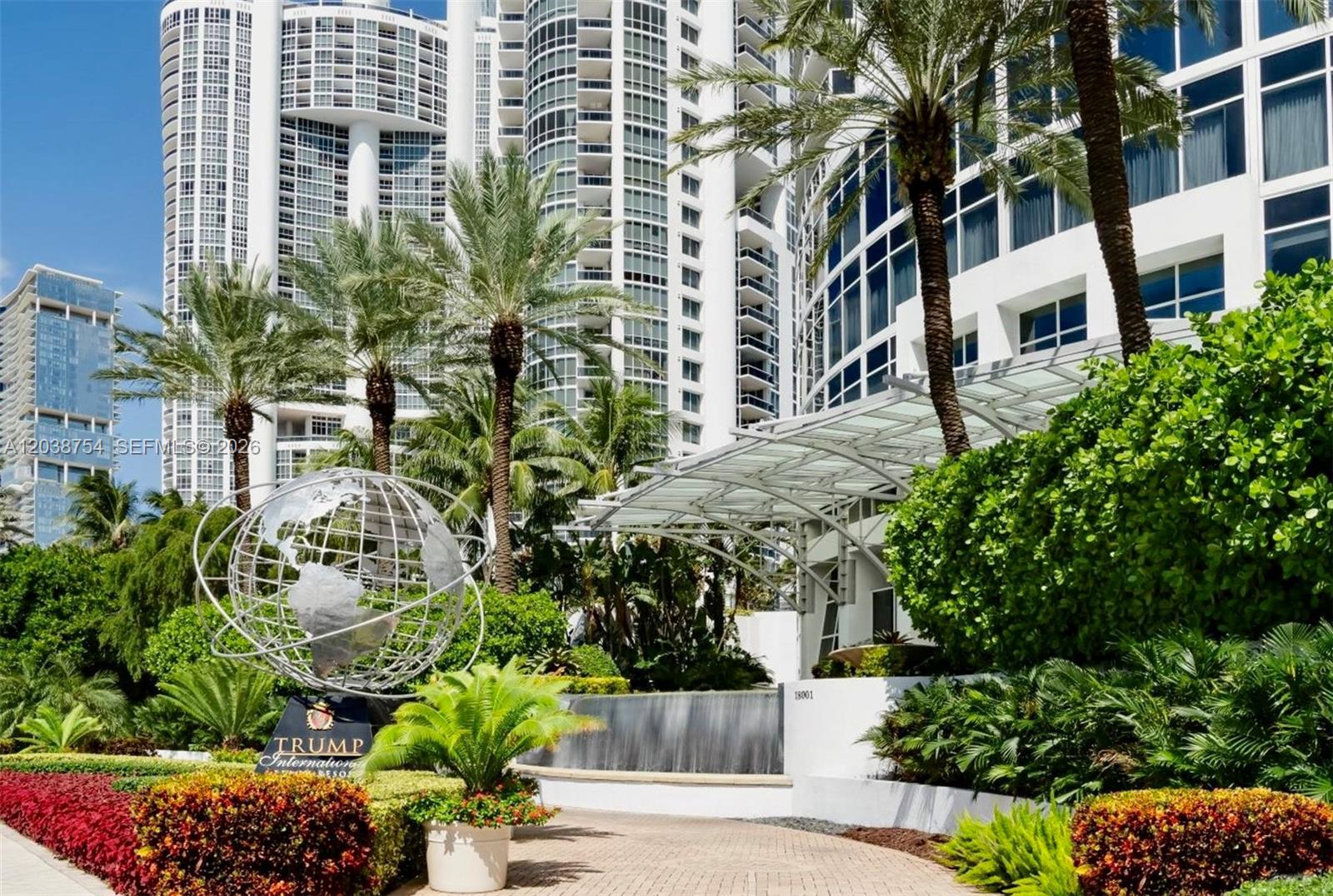 15811 COLLINS AVE # 3607
