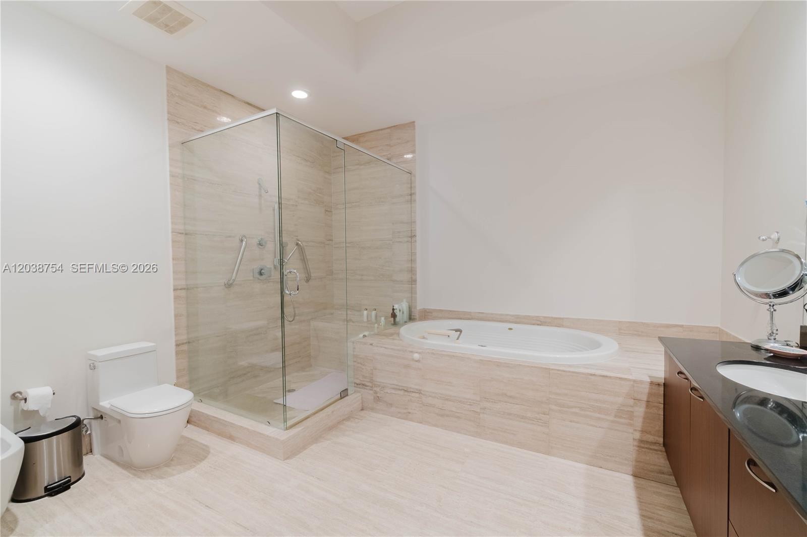 15811 COLLINS AVE # 3607