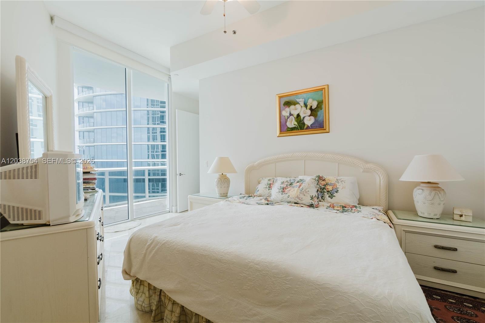 15811 COLLINS AVE # 3607