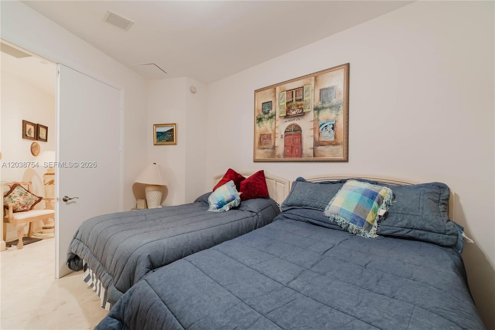 15811 COLLINS AVE # 3607
