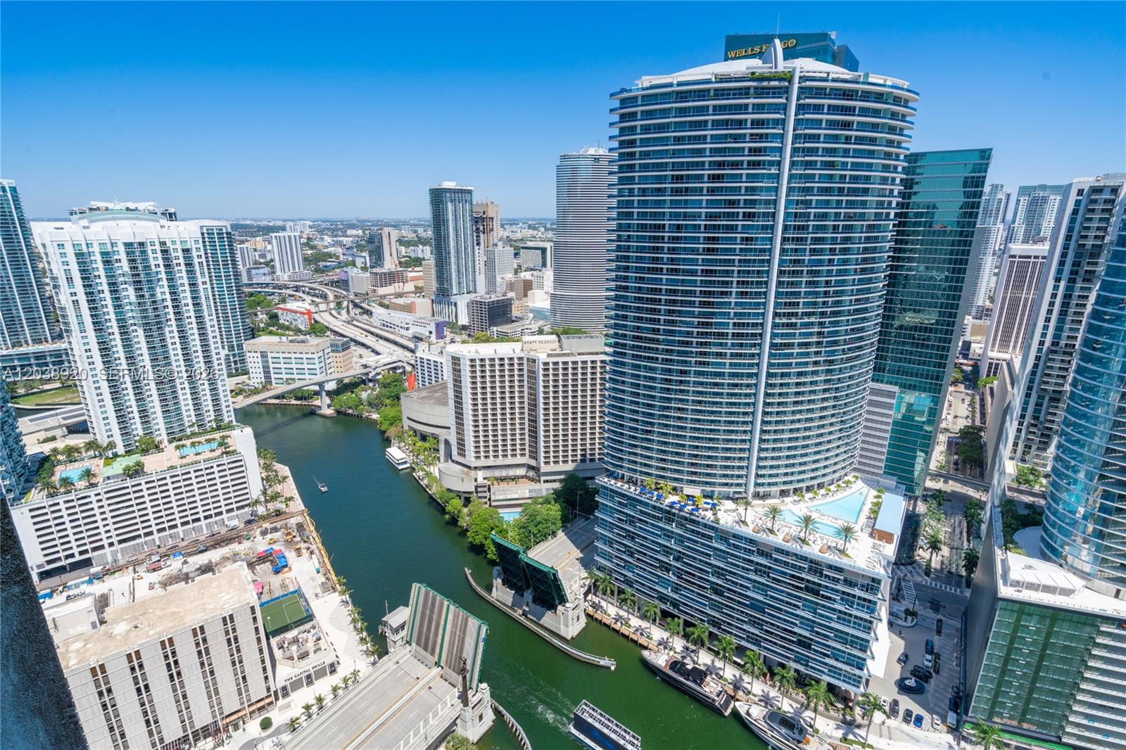475 Brickell Ave # 4315