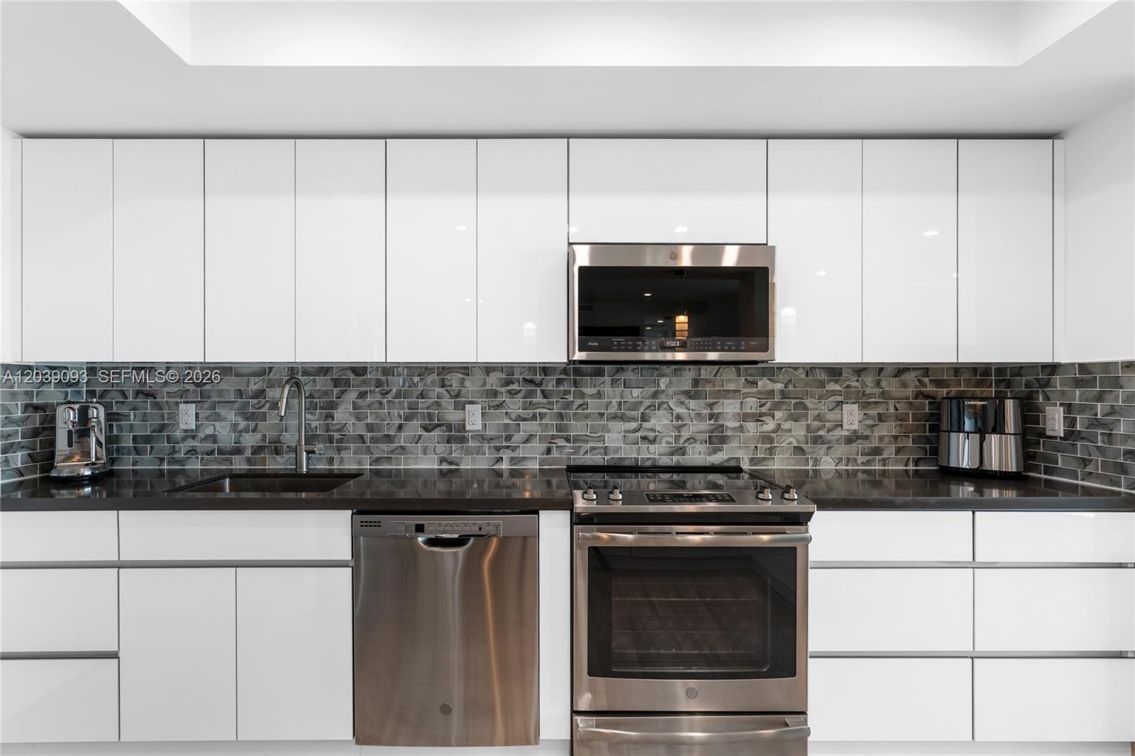5055 Collins Ave # 10H