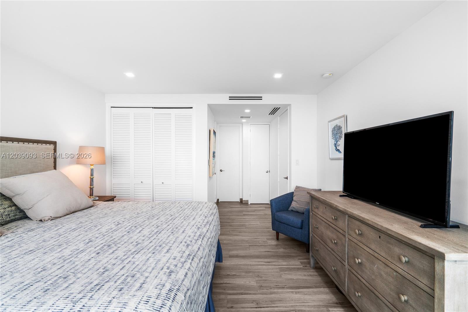 5055 Collins Ave # 10H