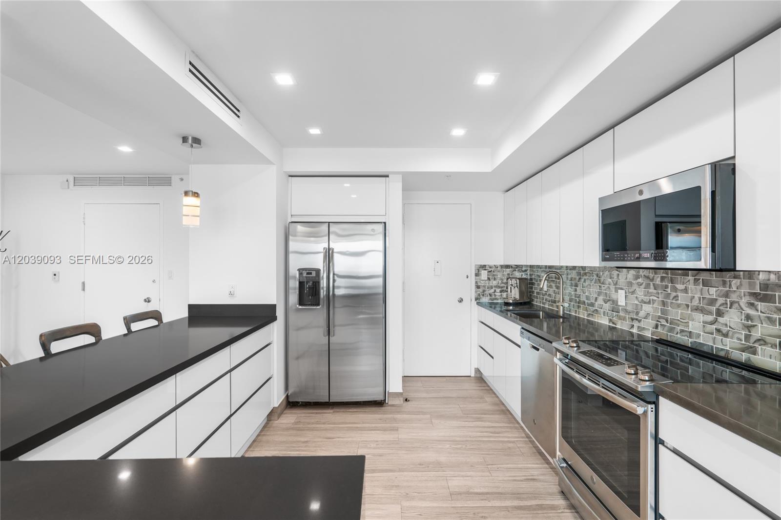 5055 Collins Ave # 10H