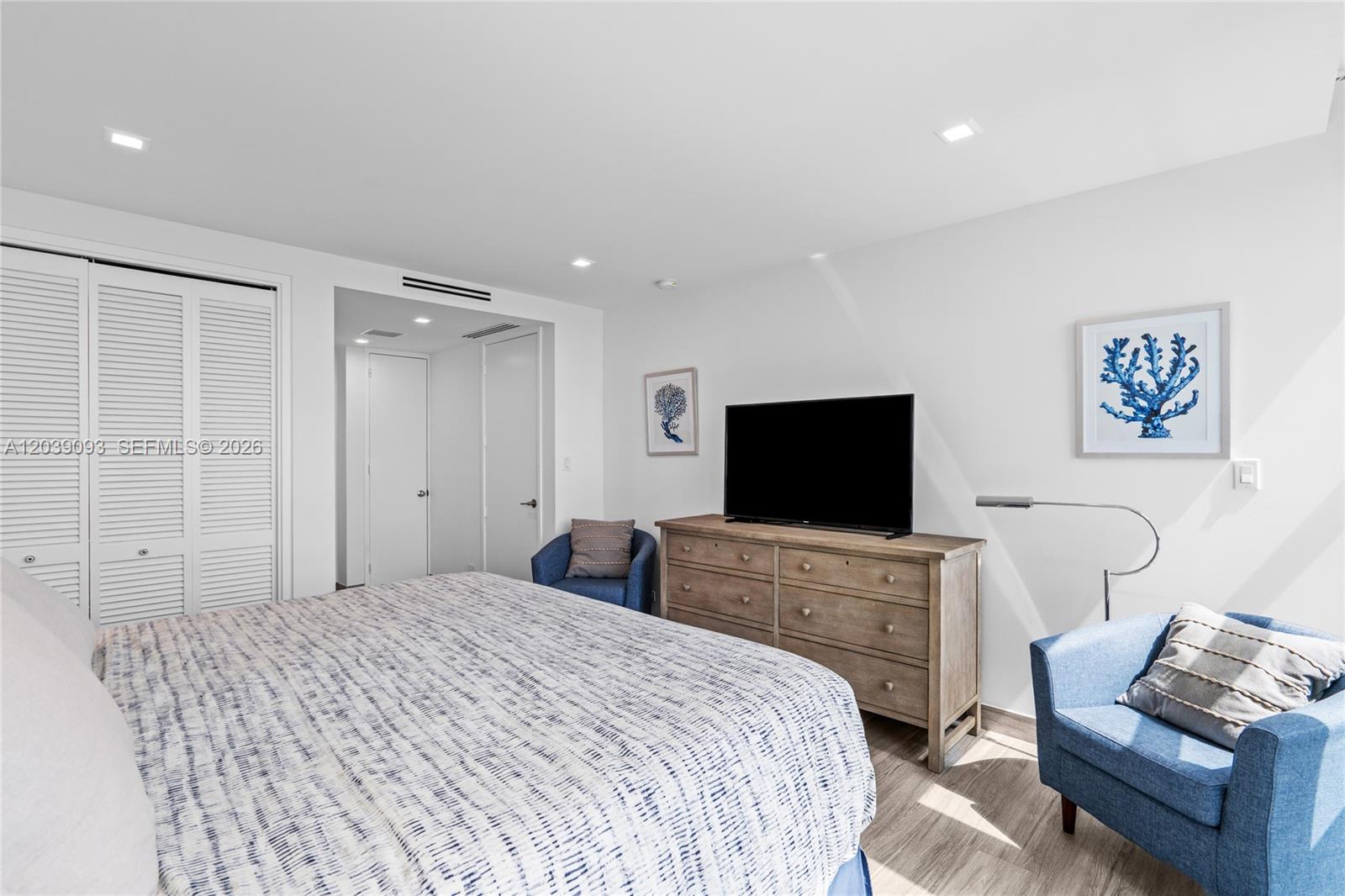 5055 Collins Ave # 10H