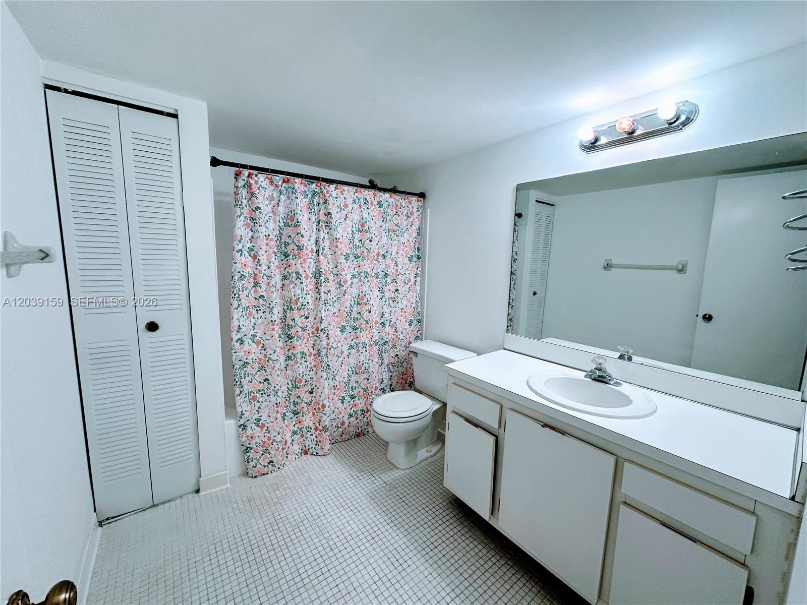 107 Gardens Dr # 205