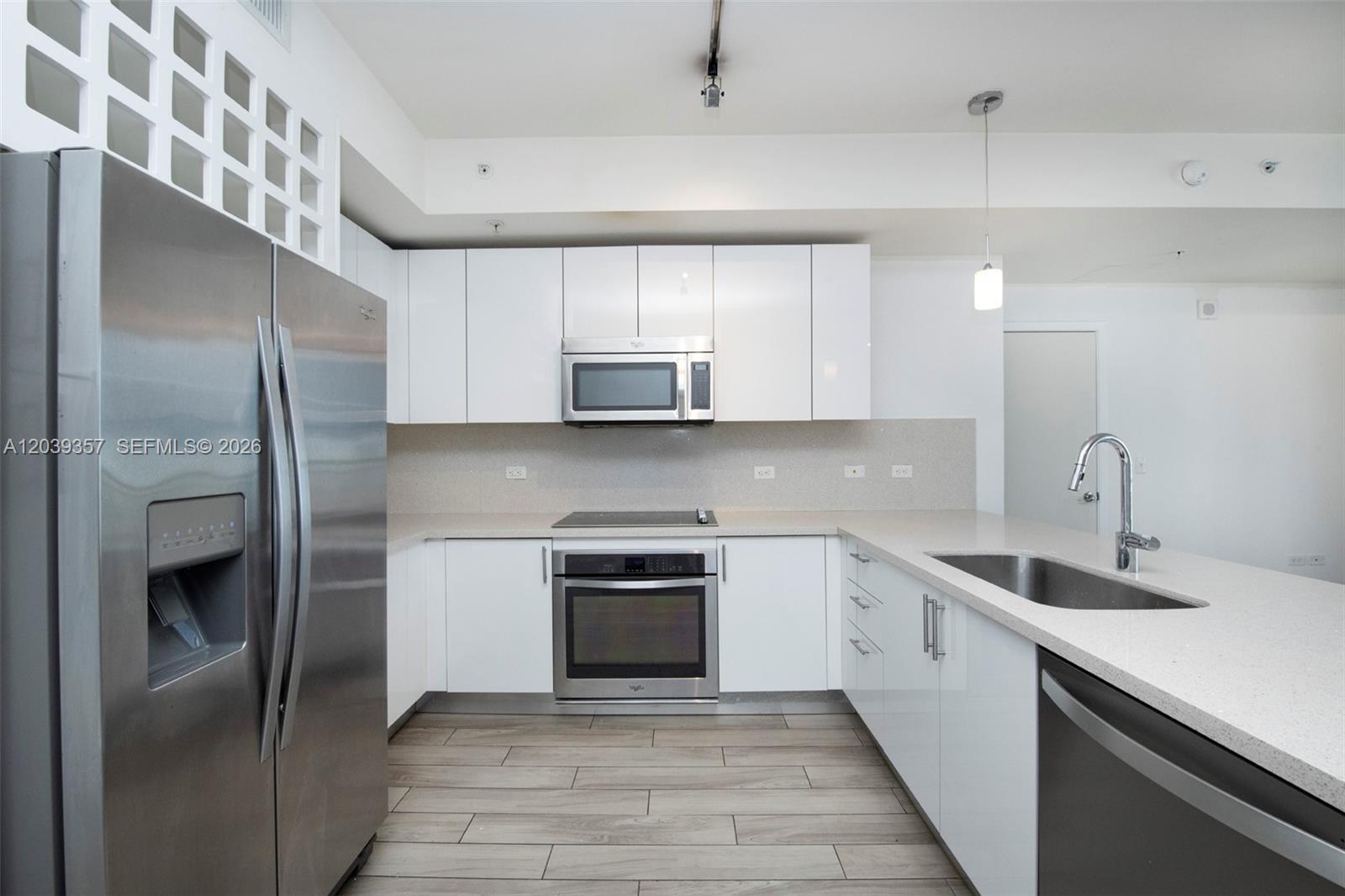 999 SW 1st Ave # 2402