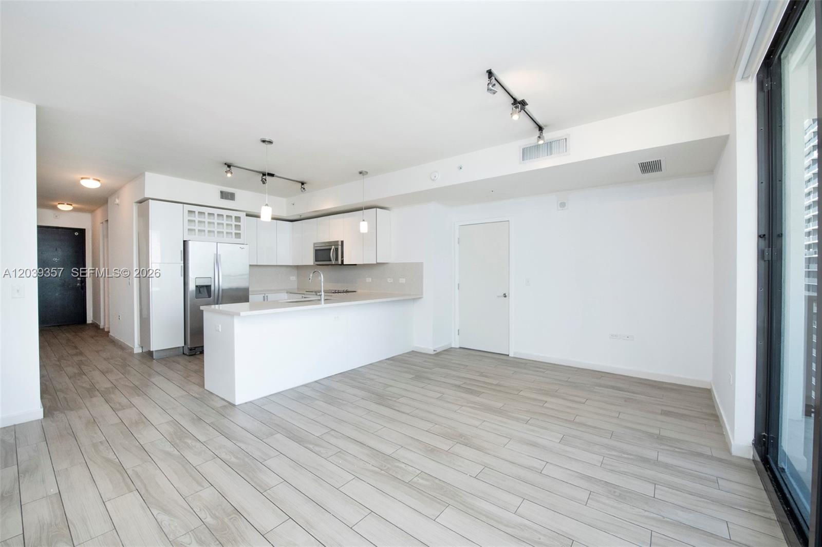 999 SW 1st Ave # 2402