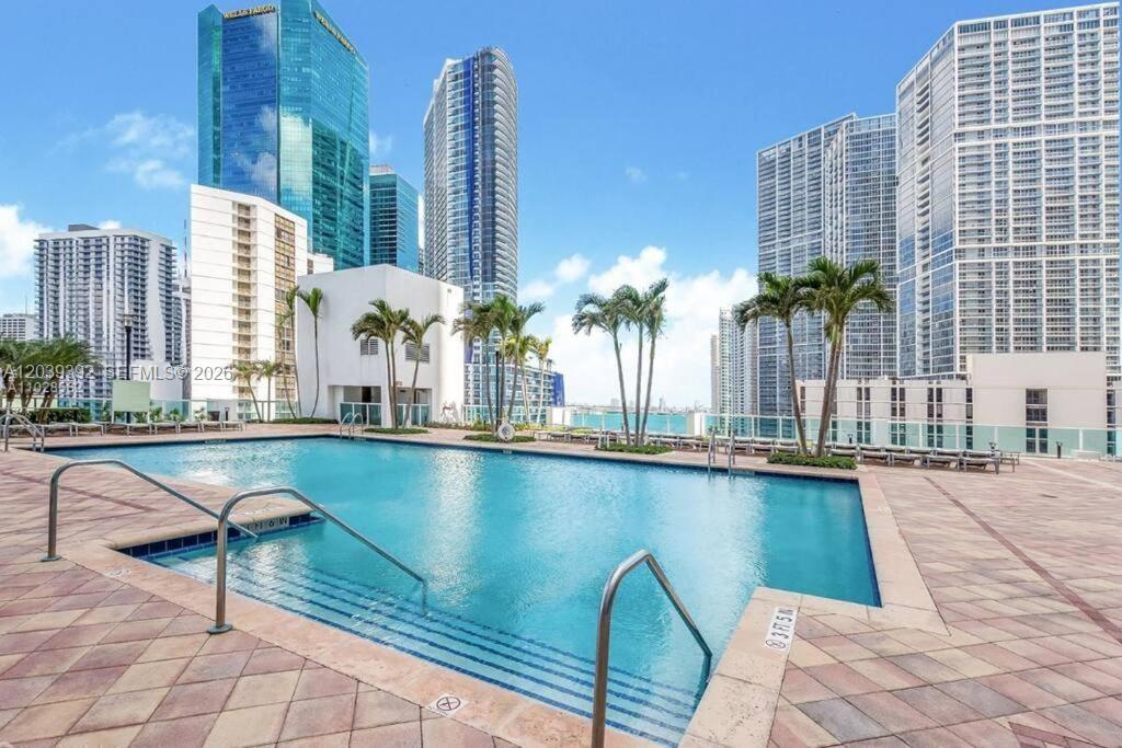 41 SE 5th St # 2409