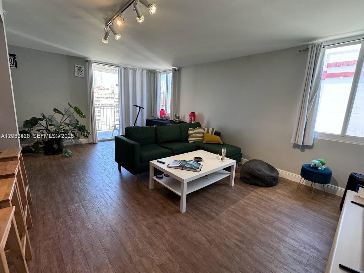 800 N Miami Ave Unit: E-1008