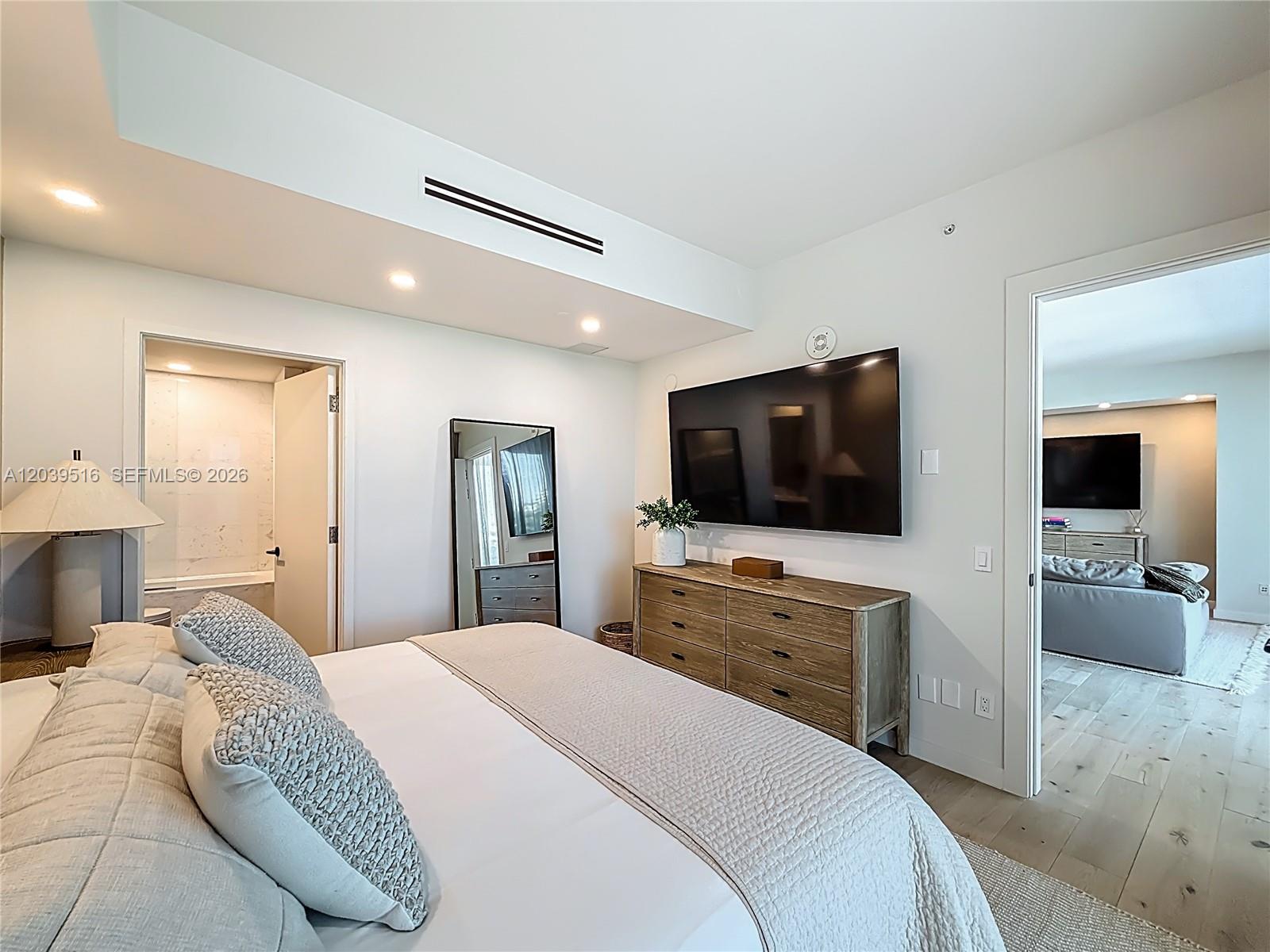 350 Ocean Dr # 305N