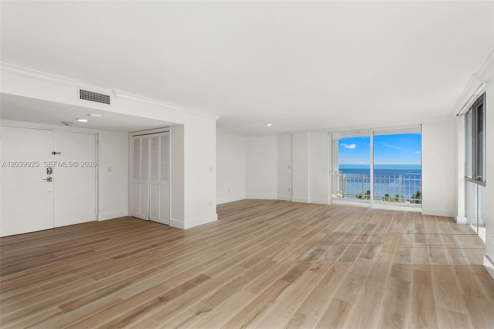 600 Grapetree Dr Unit: 7ES