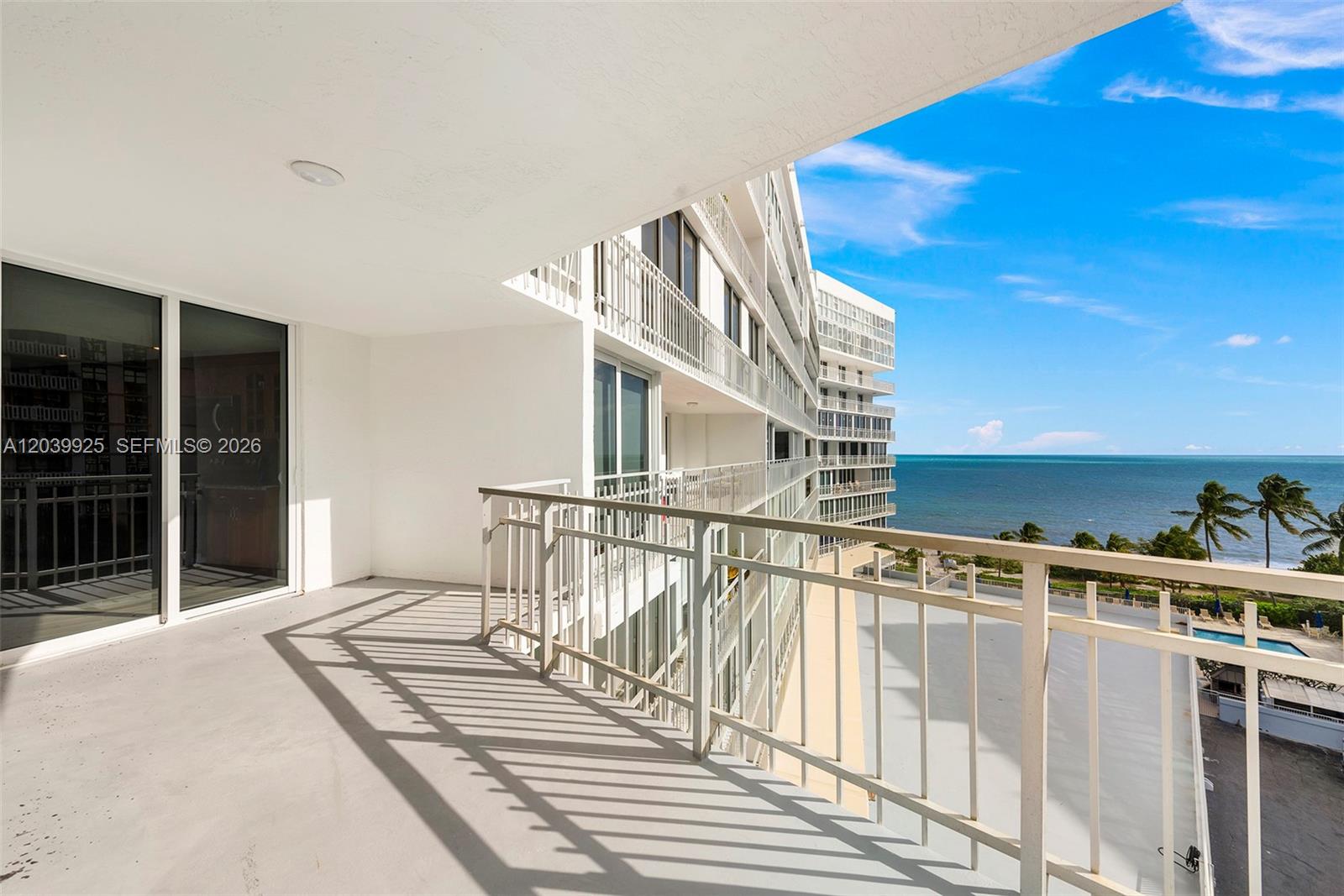 600 Grapetree Dr Unit: 7ES