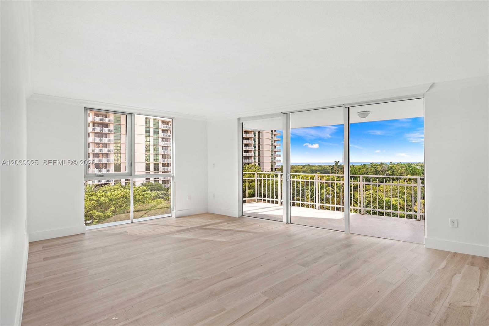 600 Grapetree Dr Unit: 7ES