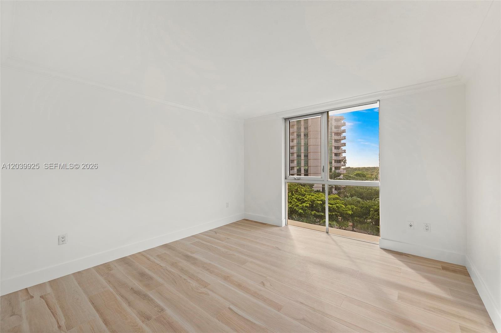 600 Grapetree Dr Unit: 7ES