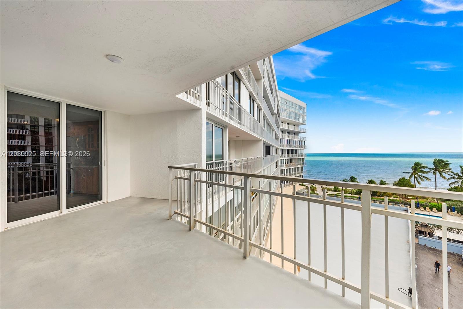 600 Grapetree Dr Unit: 7ES
