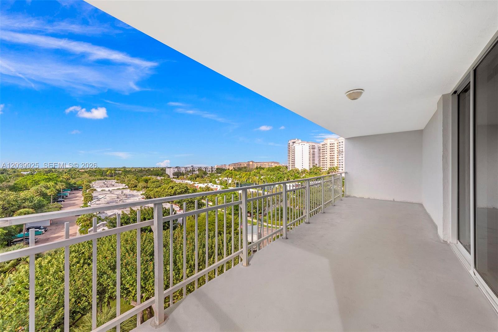 600 Grapetree Dr Unit: 7ES