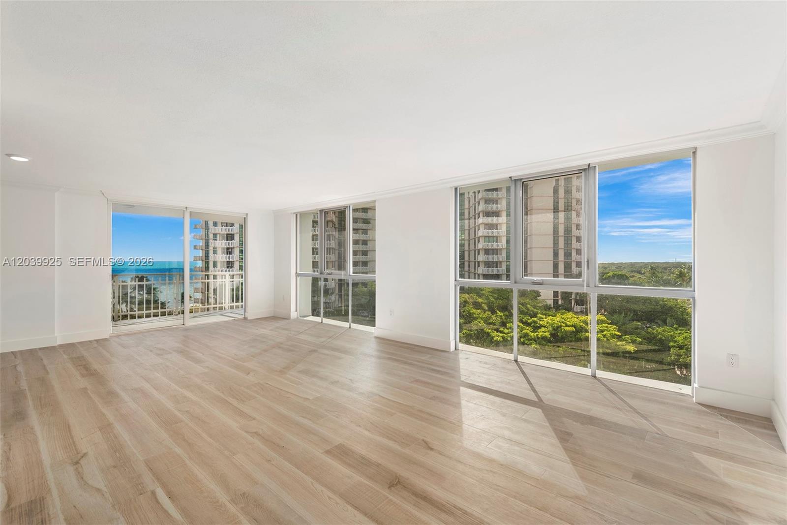 600 Grapetree Dr Unit: 7ES