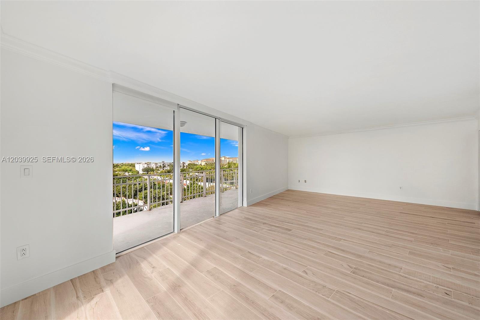 600 Grapetree Dr Unit: 7ES
