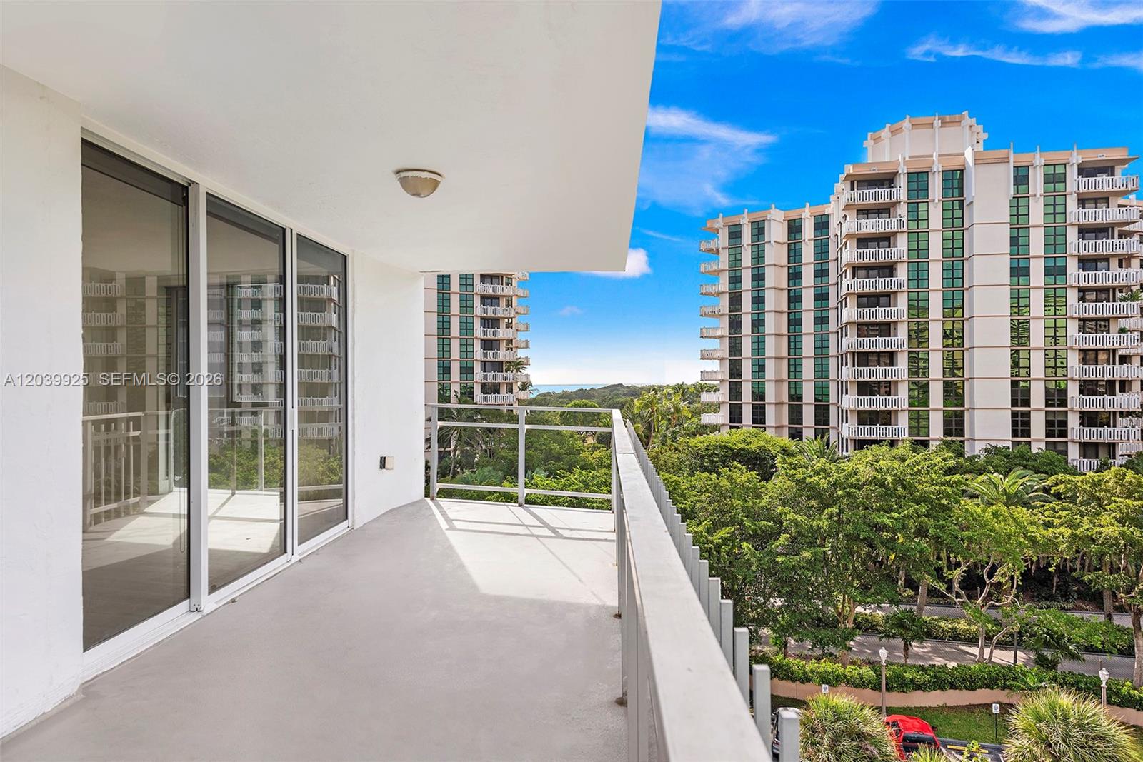 600 Grapetree Dr Unit: 7ES