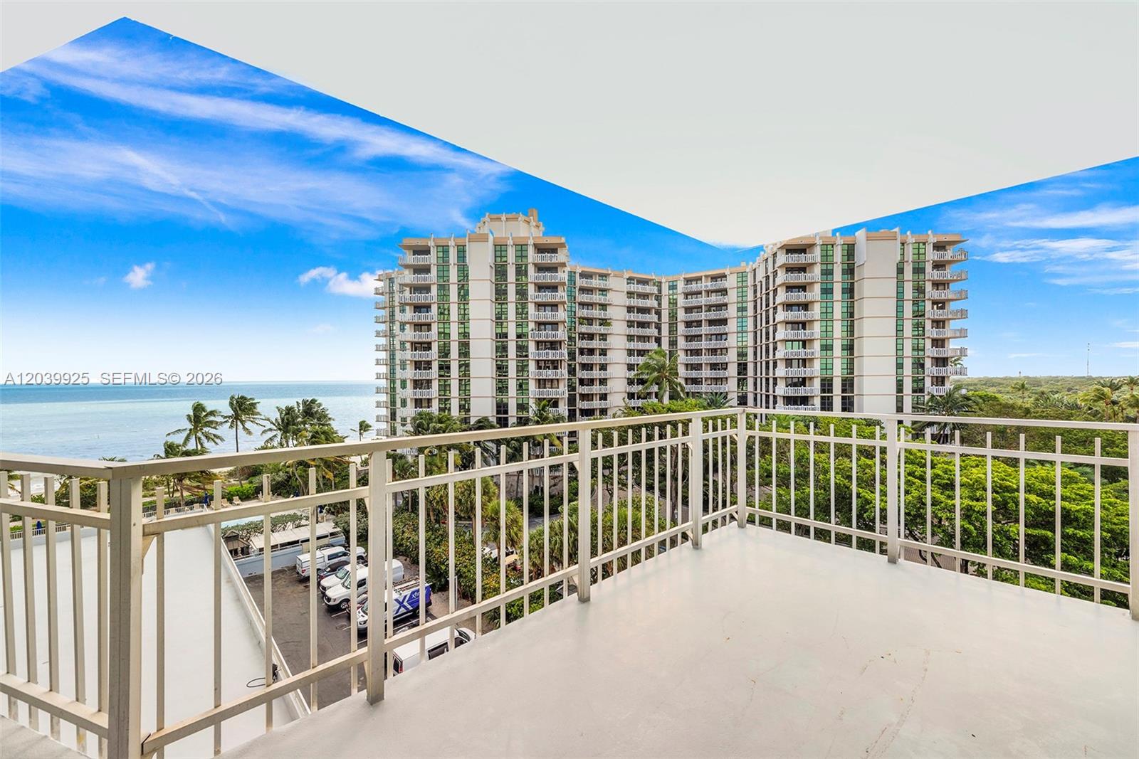 600 Grapetree Dr Unit: 7ES
