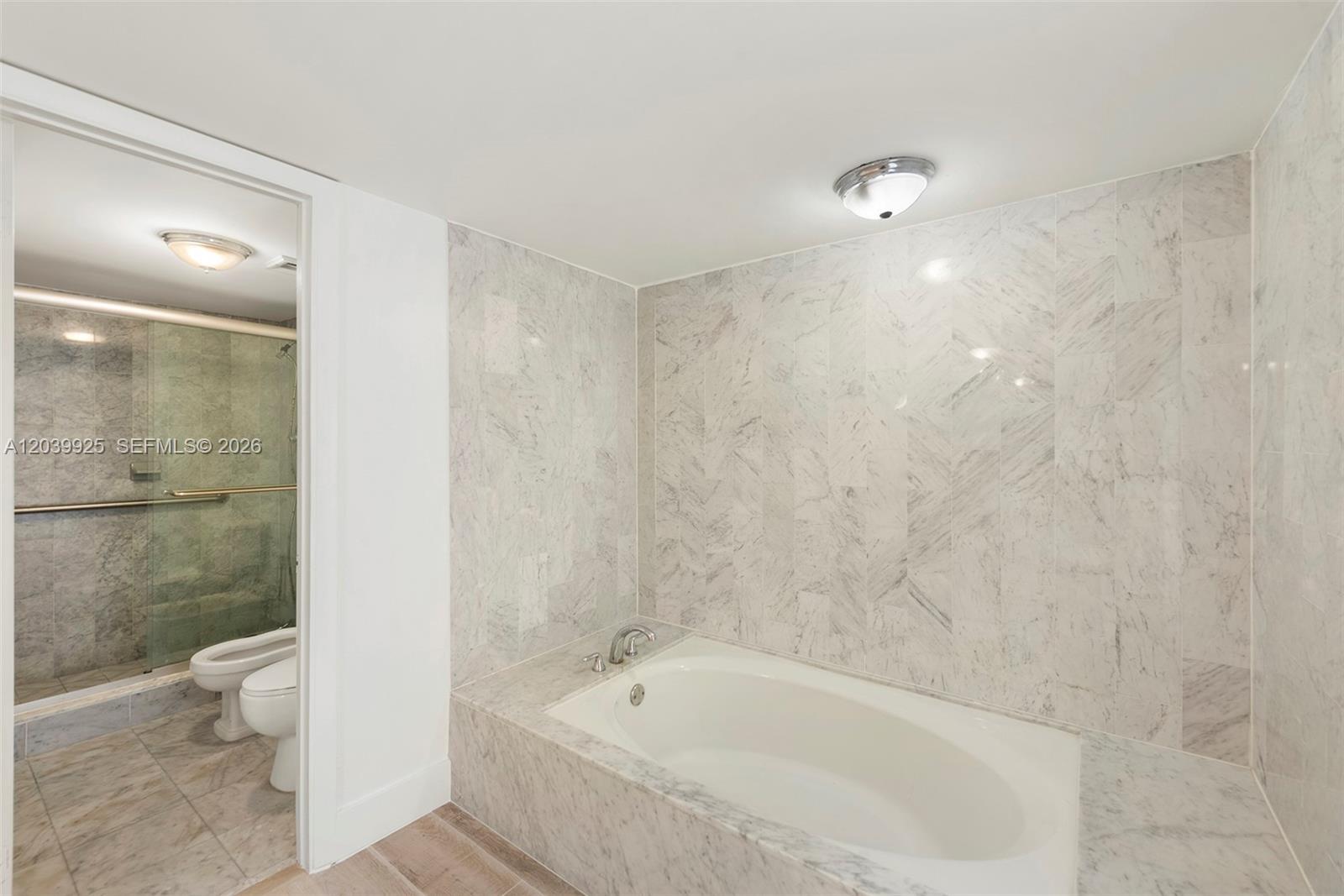 600 Grapetree Dr Unit: 7ES