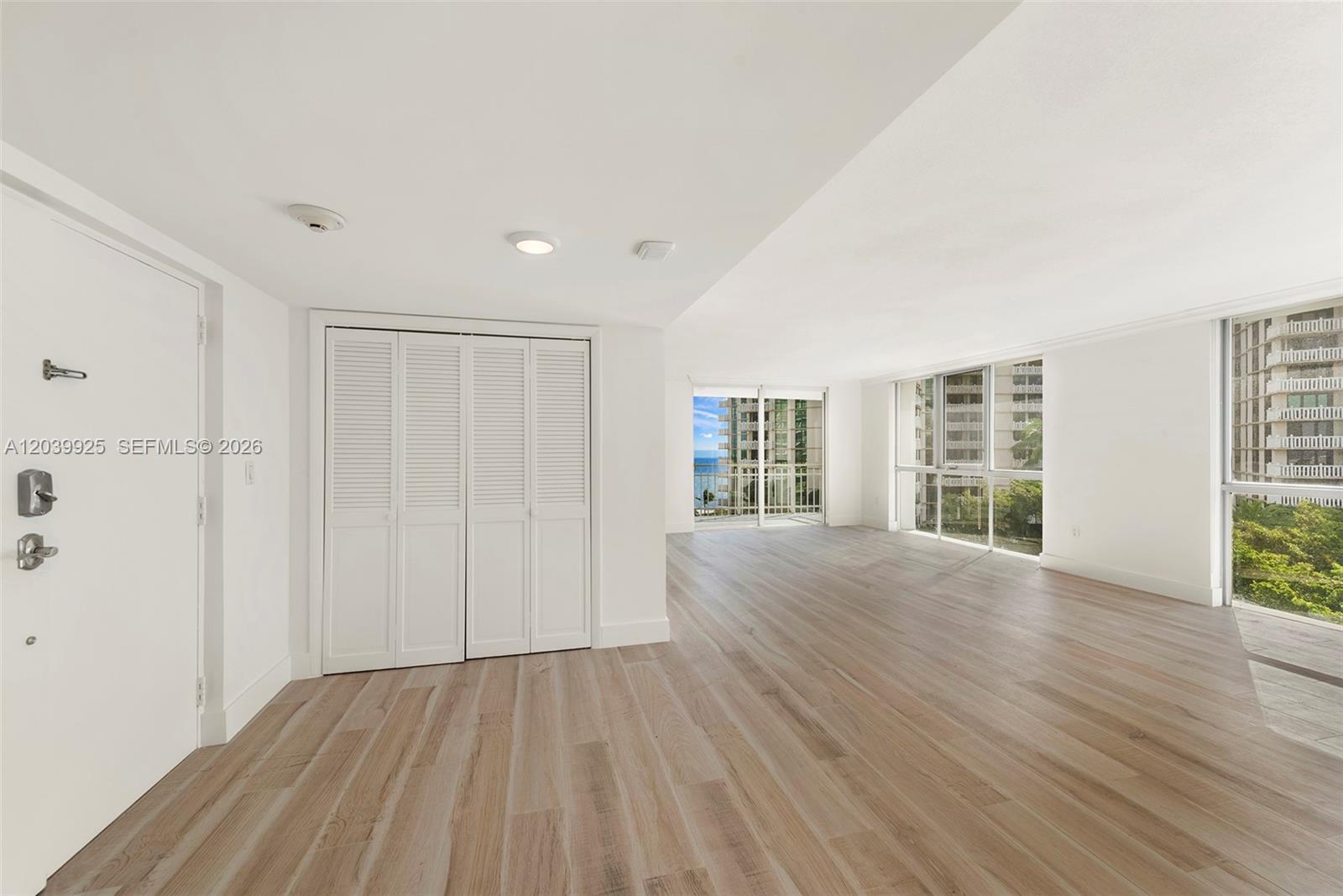 600 Grapetree Dr Unit: 7ES