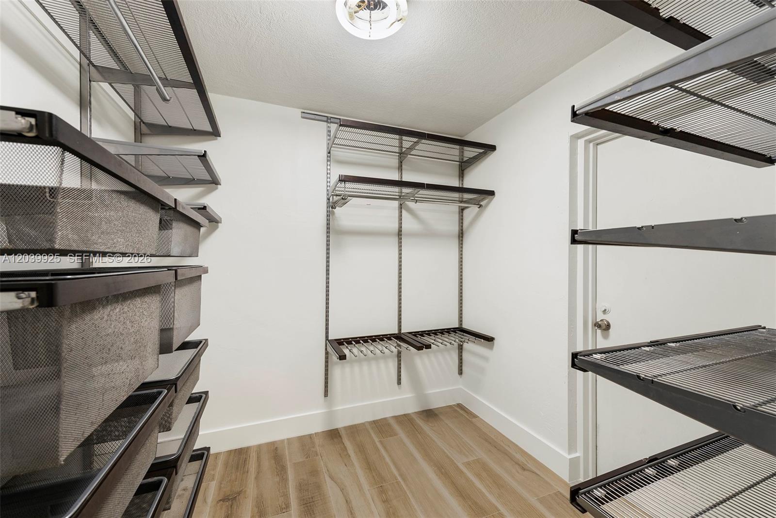 600 Grapetree Dr Unit: 7ES