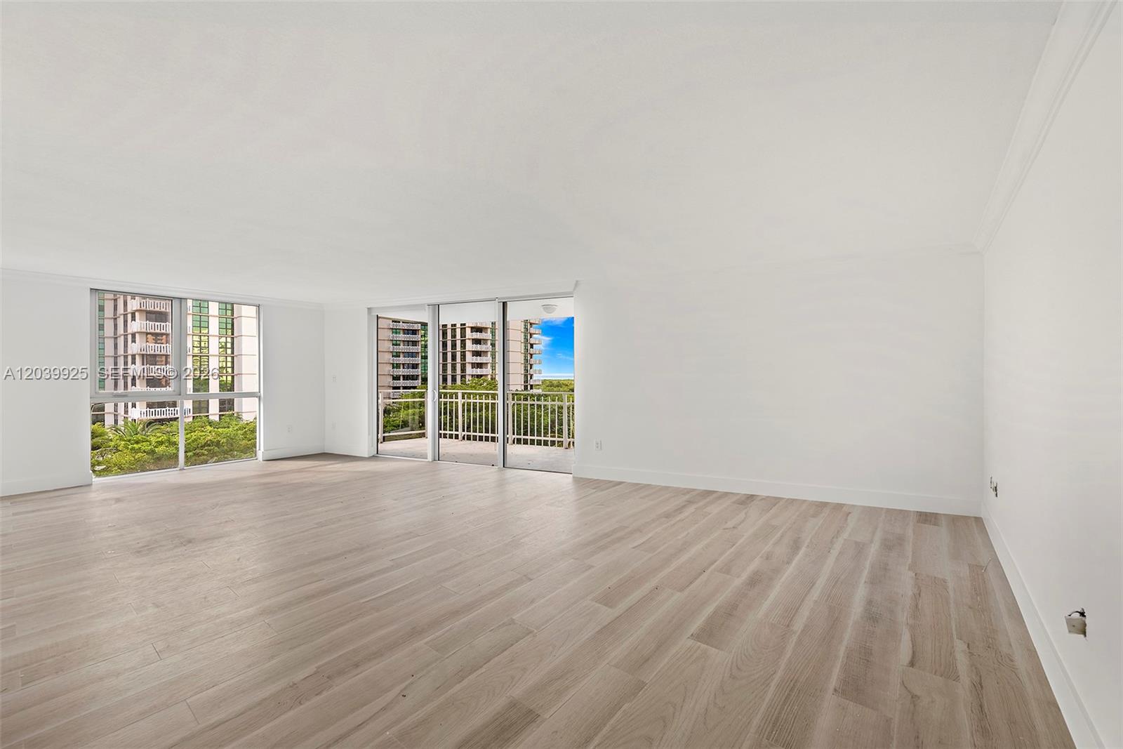 600 Grapetree Dr Unit: 7ES