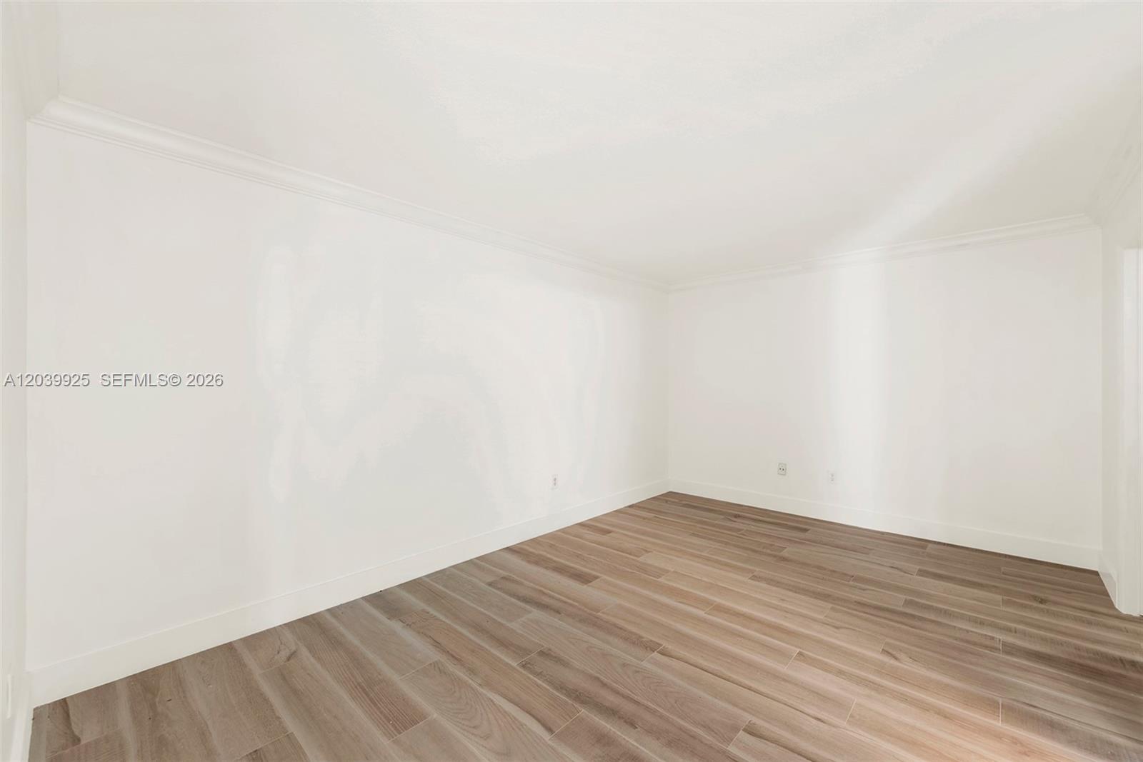 600 Grapetree Dr Unit: 7ES