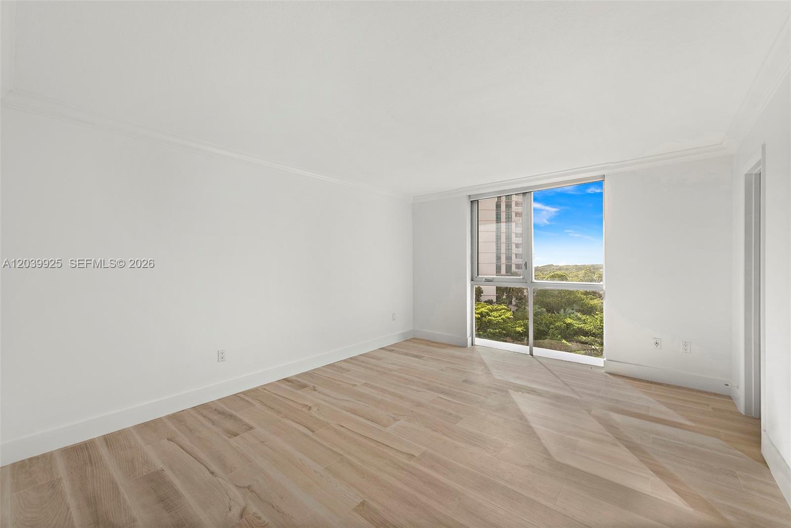 600 Grapetree Dr Unit: 7ES