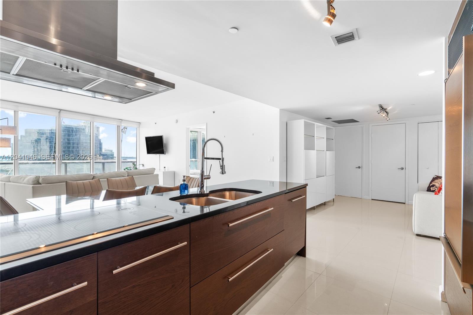 495 Brickell Ave Unit: BAY807