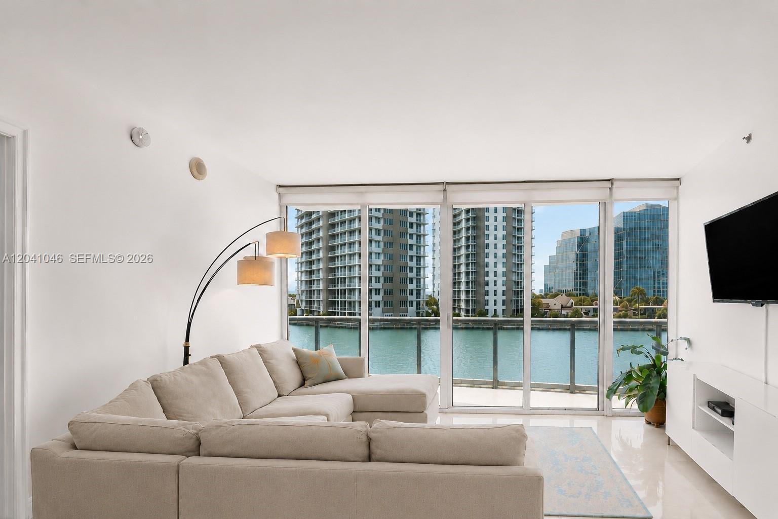 495 Brickell Ave Unit: BAY807