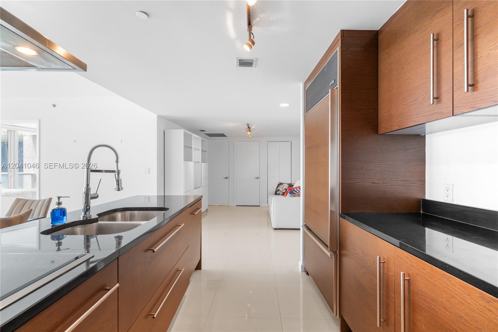 495 Brickell Ave Unit: BAY807