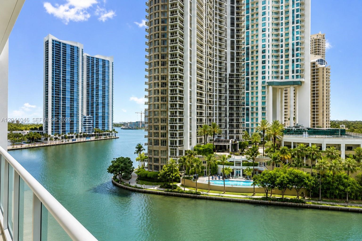 495 Brickell Ave Unit: BAY807