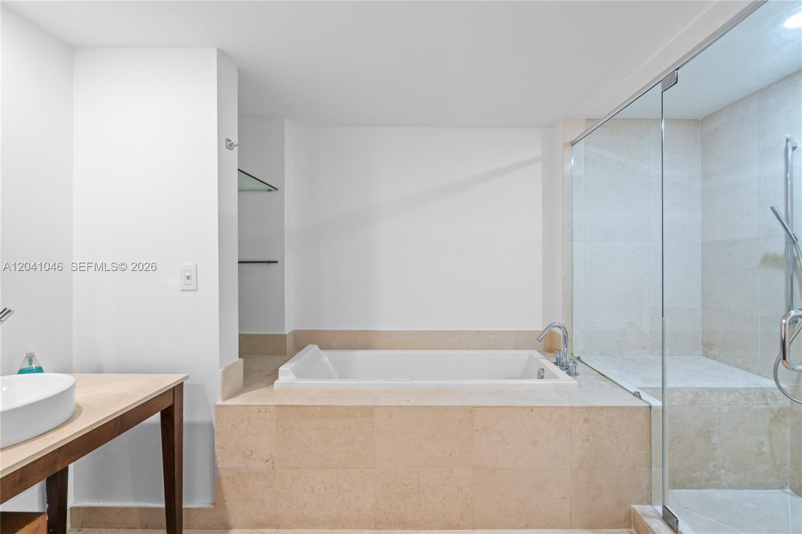 495 Brickell Ave Unit: BAY807