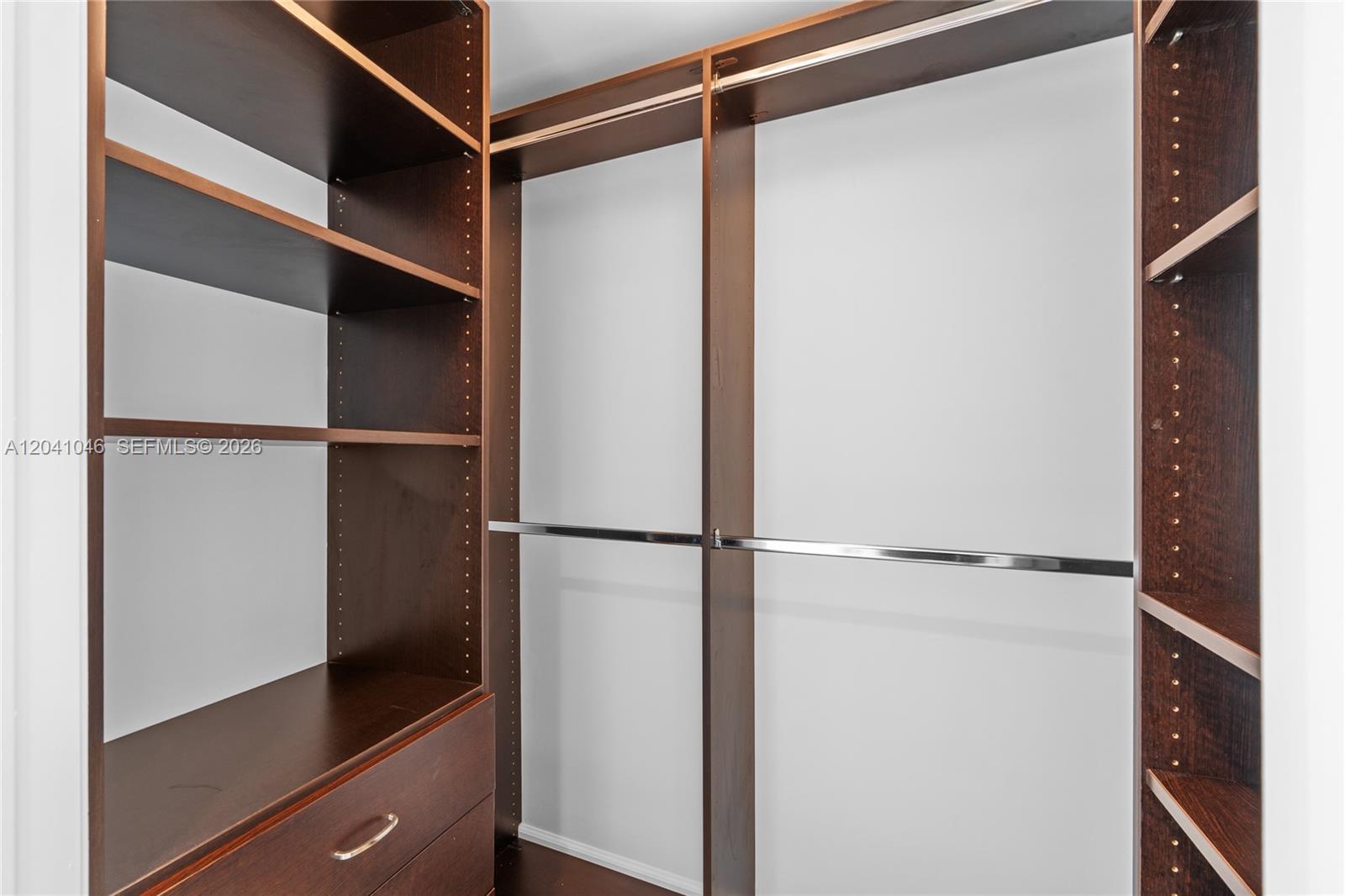 495 Brickell Ave Unit: BAY807