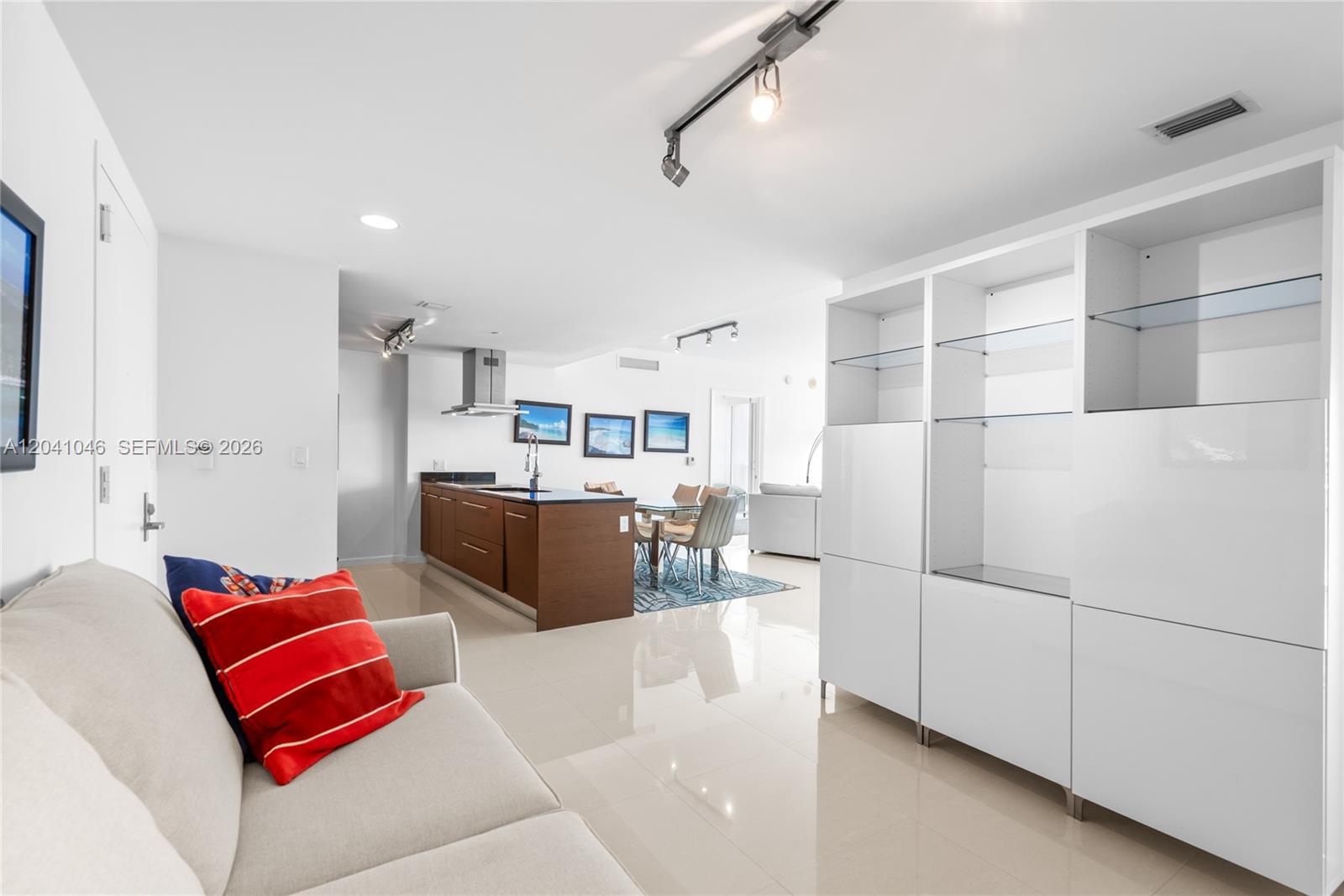 495 Brickell Ave Unit: BAY807