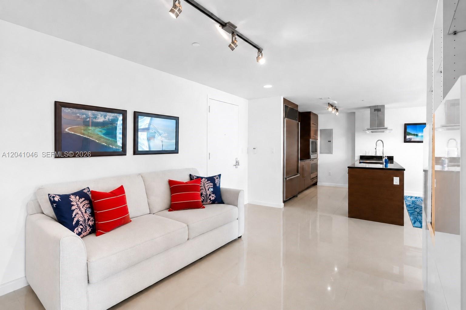 495 Brickell Ave Unit: BAY807