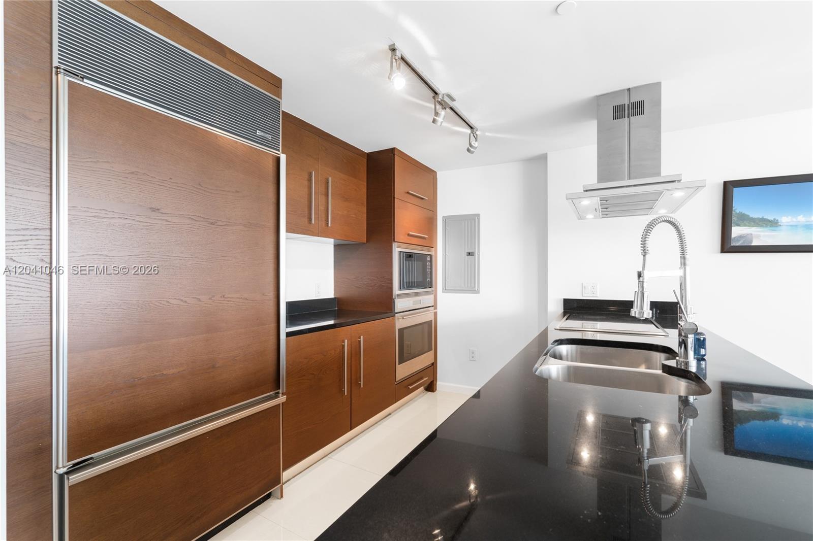 495 Brickell Ave Unit: BAY807