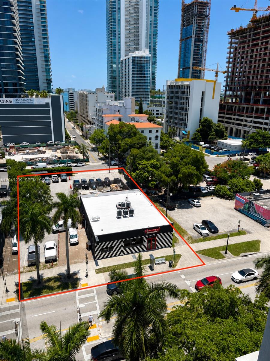 3023 Biscayne Blvd