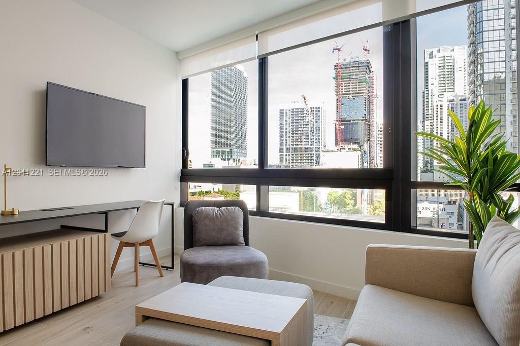 225 N Miami Ave Unit: 1804
